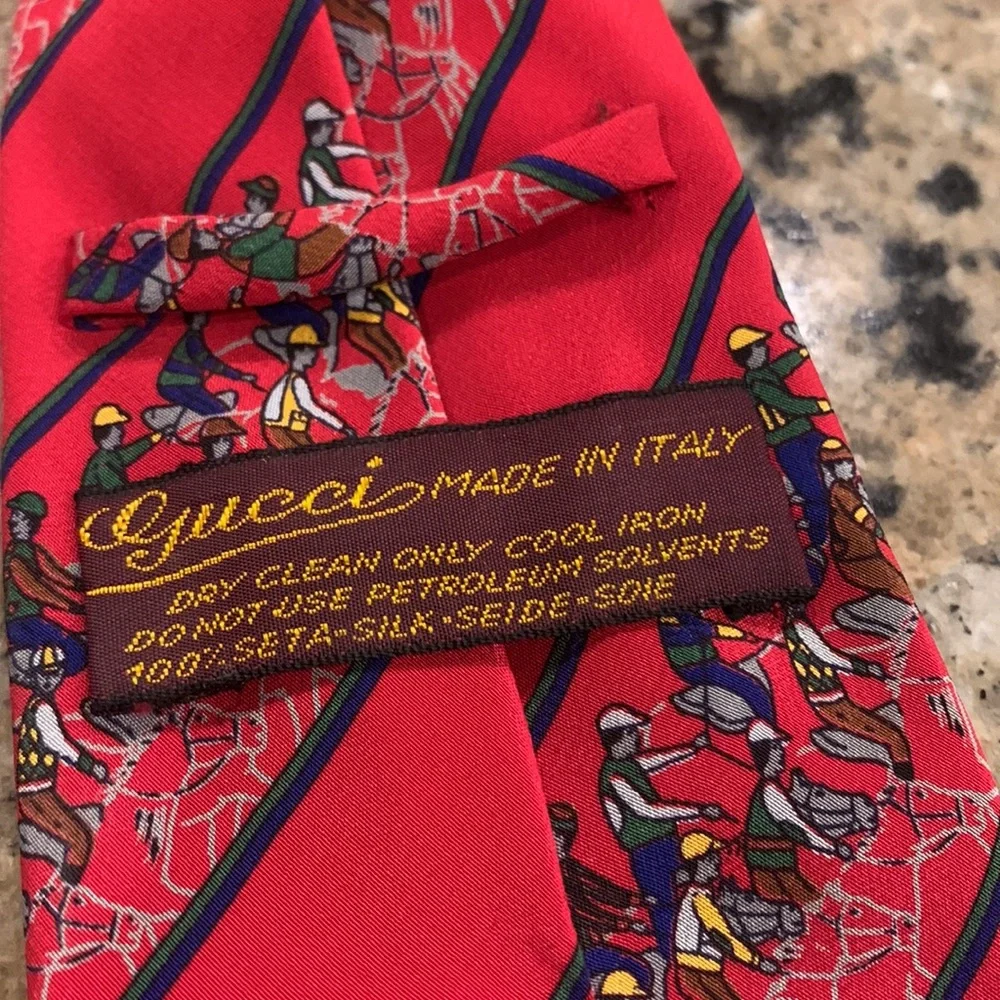 Authentic Gucci made in Italy vintage tie with horse & rider derby racing style - Picture 4 of 8
